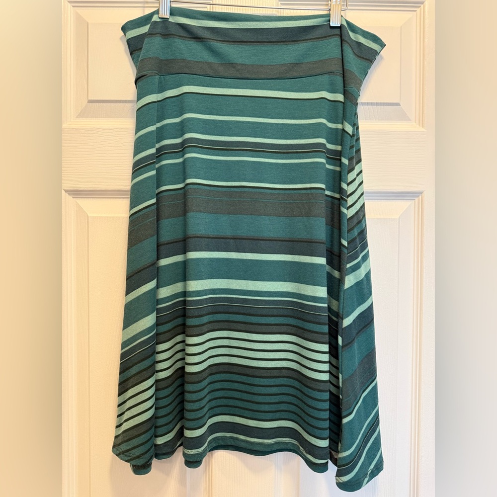 Lularoe Women’s Azure Skirt Size 2XL - EUC Green Stripes St Pattys 4/20 Spring!